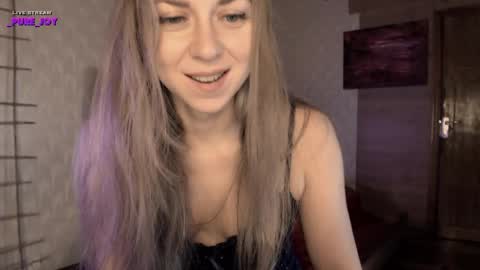 Snapshot of _pure_joy chatting on December 7, 8:27 pm Joy online show from December 7, 8:27 pm