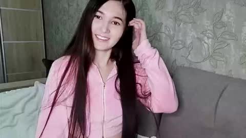 Vikki online show from June 5, 6:36 pm