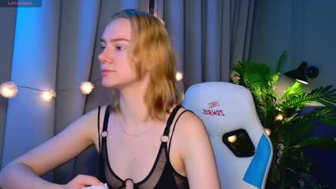 im Amy online show from December 22, 6:05 am