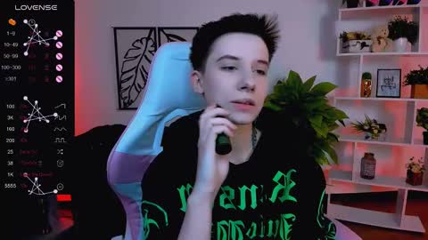 Snapshot of _rein_ramm chatting on February 12, 6:19 am Rein online show from February 12, 6:19 am