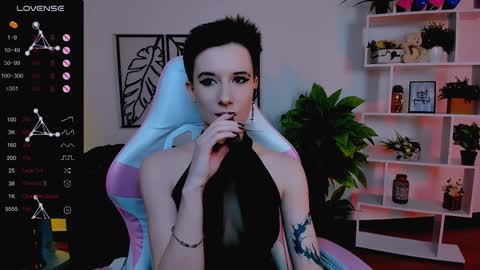 Snapshot of _rein_ramm chatting on February 8, 6:33 am Rein online show from February 8, 6:33 am