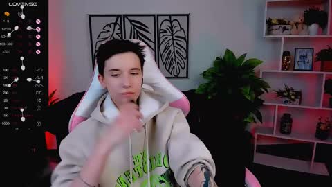 Snapshot of _rein_ramm chatting on February 27, 7:34 am Rein online show from February 27, 7:34 am