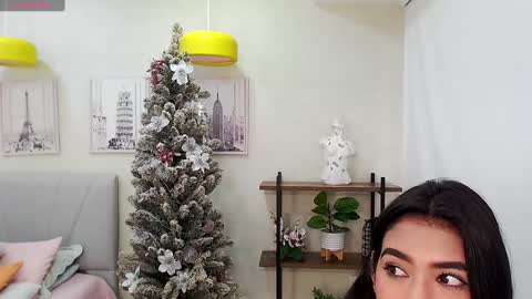 Sassy Girl online show from December 4, 6:17 pm