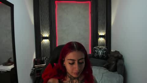 Selene online show from February 11, 2:02 pm