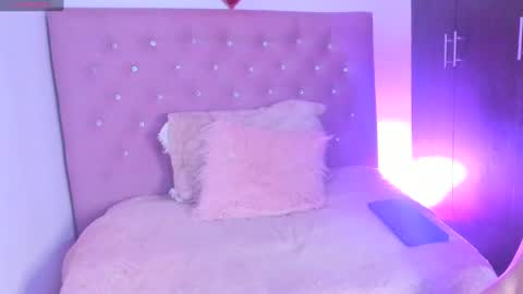 Snapshot of _sexbunny_ chatting on February 13, 6:20 am _sexbunny_ online show from February 13, 6:20 am