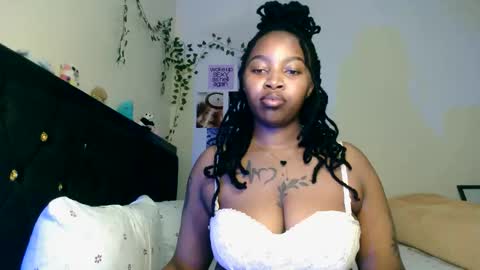 Abbie online show from February 24, 7:12 pm