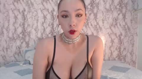 Snapshot of _sofiaparker_ chatting on December 4, 7:06 am Sofia Parker online show from December 4, 7:06 am