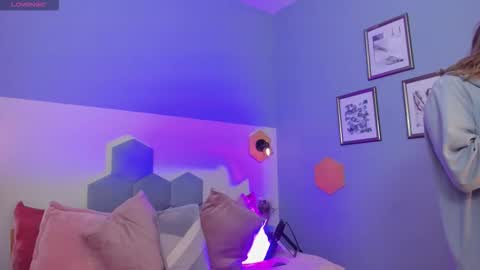 Sophie  online show from March 25, 9:39 pm