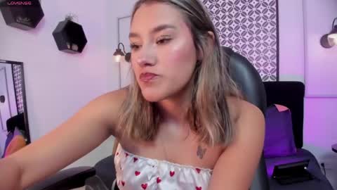 Sophie  online show from April 19, 6:10 pm