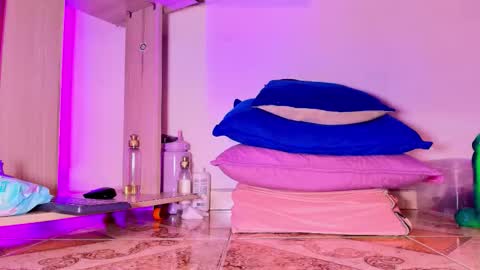 susy online show from September 18, 2:37 pm