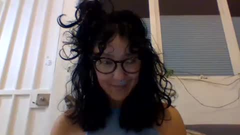 Snapshot of _tutti_frutti_ chatting on March 1, 1:11 am _tutti_frutti_ online show from March 1, 1:11 am
