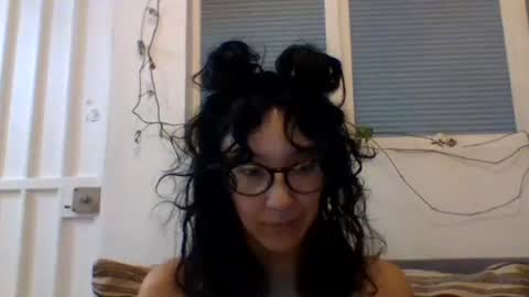 Snapshot of _tutti_frutti_ chatting on February 2, 5:10 am _tutti_frutti_ online show from February 2, 5:10 am