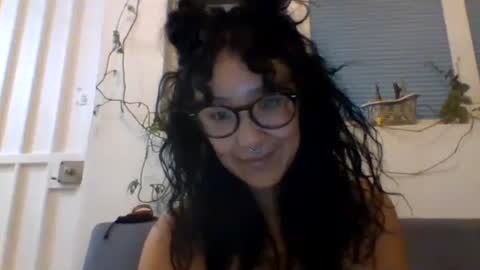 Snapshot of _tutti_frutti_ chatting on January 4, 12:48 am _tutti_frutti_ online show from January 4, 12:48 am