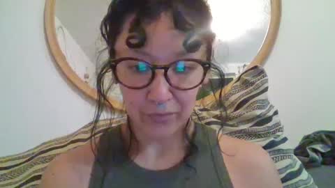 Snapshot of _tutti_frutti_ chatting on September 13, 7:05 am _tutti_frutti_ online show from September 13, 7:05 am