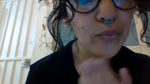 Snapshot of _tutti_frutti_ chatting on January 24, 6:24 am _tutti_frutti_ online show from January 24, 6:24 am