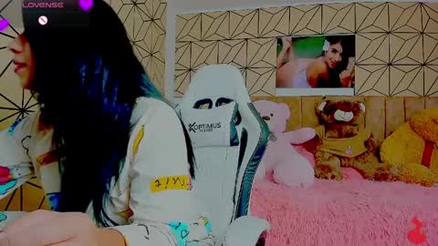 vane online show from April 1, 11:57 pm