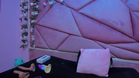 _victoriaboobs online show from November 5, 8:25 pm