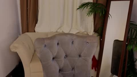 Violet online show from February 12, 8:40 pm