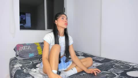 Snapshot of _violetadulce chatting on January 17, 4:17 am Violeta online show from January 17, 4:17 am