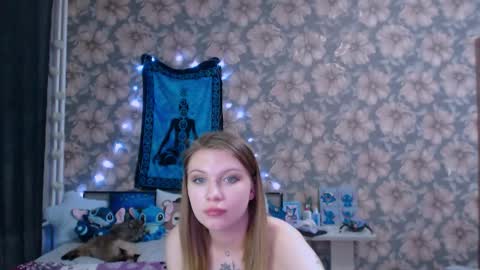 Alice online show from November 28, 8:45 pm