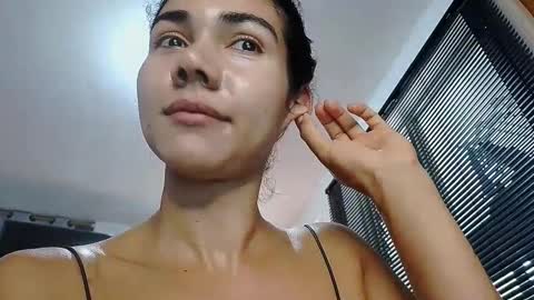 Snapshot of abbi_moon chatting on February 25, 2:58 pm Martina online show from February 25, 2:58 pm