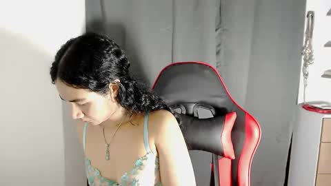 Snapshot of abbi_mooncb chatting on October 10, 2:11 pm Abbi mooncb online show from October 10, 2:11 pm