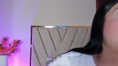 Abbie Jones online show from July 2, 11:38 am
