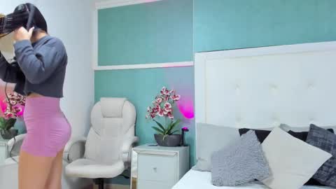 Abby Dixon  online show from February 17, 12:15 pm