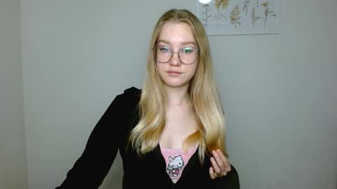 Abby Lovense is active online show from November 2, 10:40 am