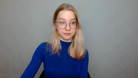 Snapshot of abbymoore__ chatting on February 11, 8:37 am Abby Lovense is active online show from February 11, 8:37 am