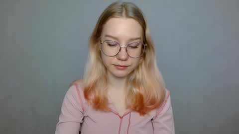 Snapshot of abbymoore__ chatting on January 19, 9:11 am Abby Lovense is active online show from January 19, 9:11 am