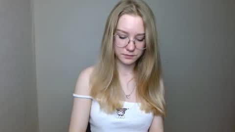 Abby Lovense is active online show from January 19, 2:46 pm