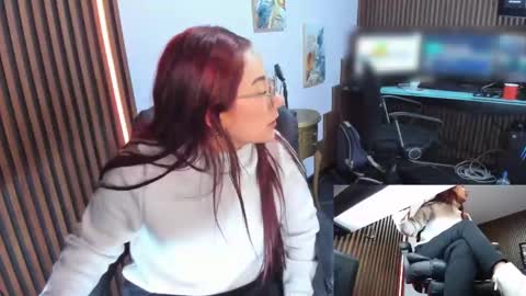 Snapshot of abbystones chatting on February 20, 4:47 pm Abby Stones online show from February 20, 4:47 pm