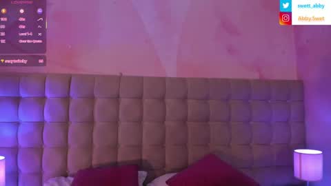 Snapshot of abbysweet1_ chatting on October 4, 7:40 pm Abigail online show from October 4, 7:40 pm
