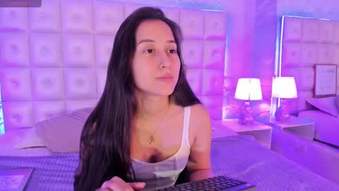 Snapshot of abbysweet1_ chatting on December 3, 11:32 am Abigail online show from December 3, 11:32 am