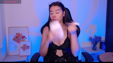 abbythomass online show from December 12, 2:15 am