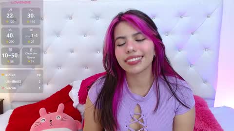 Snapshot of abelladanger_92 chatting on December 5, 4:20 am BELLA online show from December 5, 4:20 am