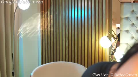 Snapshot of abie_owen chatting on February 2, 7:25 pm abie_owen online show from February 2, 7:25 pm