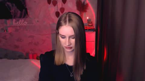 Anna online show from October 31, 7:07 pm