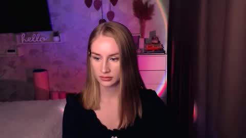 Snapshot of abigail_flex chatting on October 17, 6:44 pm Anna online show from October 17, 6:44 pm
