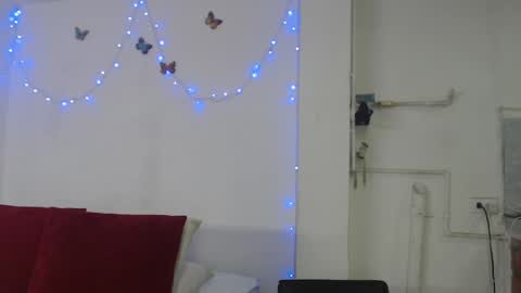 Snapshot of abigail_jhonss chatting on December 23, 8:57 pm abigail_jhonss online show from December 23, 8:57 pm
