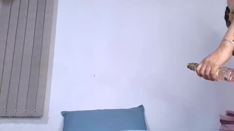 Snapshot of abiigail_fox chatting on September 13, 3:14 am Abigail online show from September 13, 3:14 am