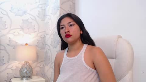 abril  online show from December 26, 11:10 am