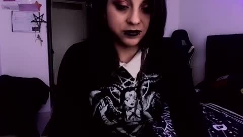 Alice online show from June 1, 2:52 pm