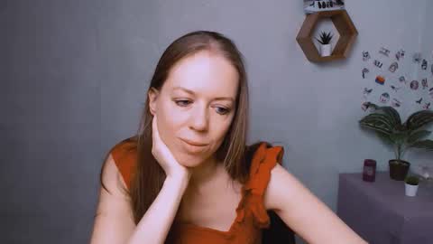 adamais_ online show from October 8, 10:41 am