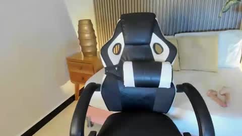 A D A R N A online show from November 12, 7:45 pm