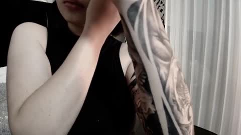 Ade  online show from October 25, 8:26 pm