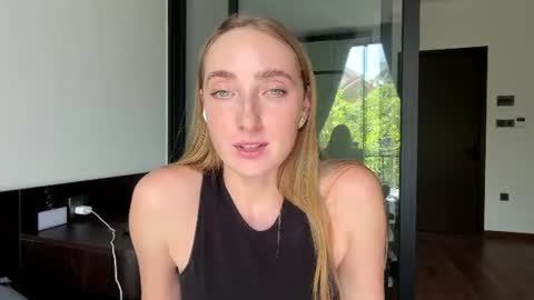 Elizabeth online show from July 30, 7:53 am