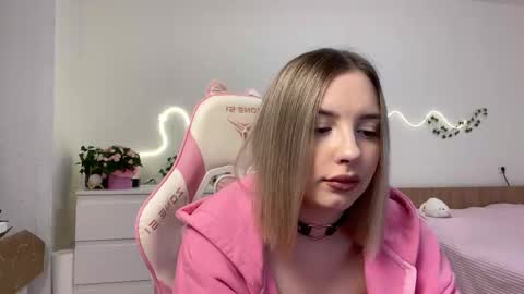 Adele online show from March 11, 8:55 pm