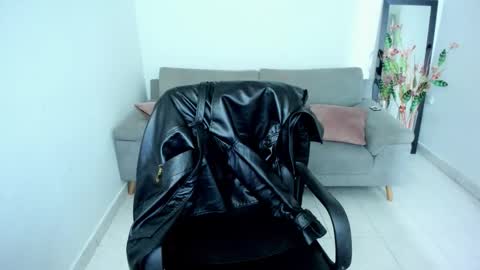 Snapshot of adele_sweett chatting on October 20, 10:29 am Carolina online show from October 20, 10:29 am
